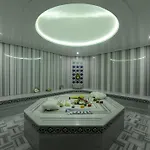 Le Petit Palace - Special Category