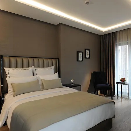 Le Petit Palace - Special Category Hotel