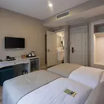 Le Petit Palace - Special Category