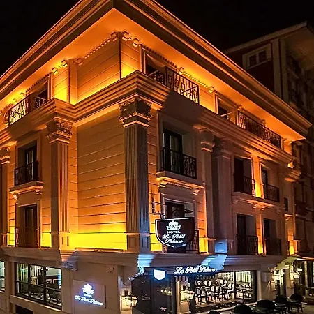 Отель Le Petit Palace - Special Category 3*