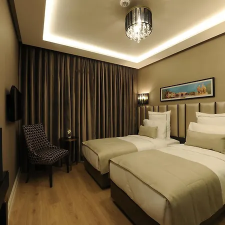 Le Petit Palace - Special Category Hotel