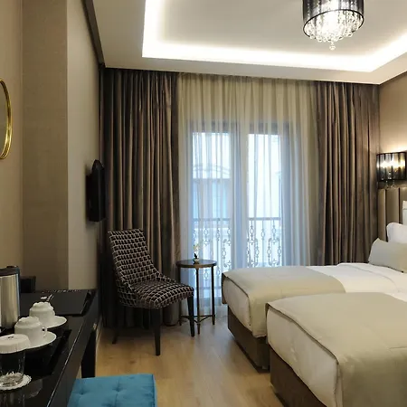 Le Petit Palace - Special Category Hotel 3*