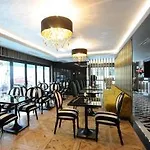 Le Petit Palace - Special Category