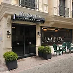 Le Petit Palace - Special Category