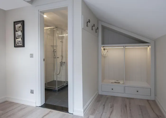 מלון Le Petit Palace - Special Category 3*