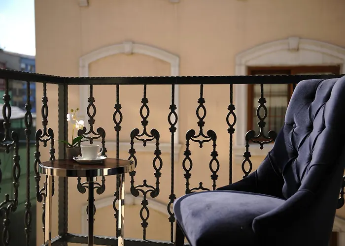 מלון Le Petit Palace - Special Category 3*