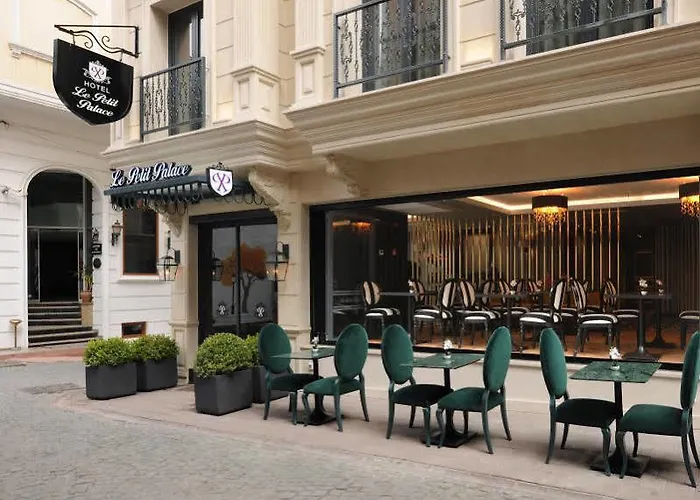 מלון Le Petit Palace - Special Category 3*